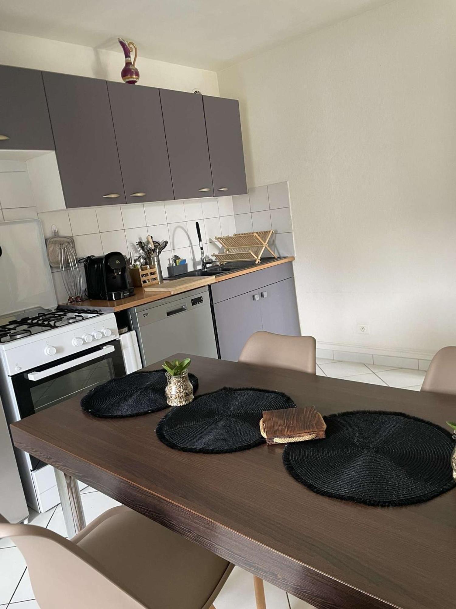 Joli Appartement Avec Place De Parking Prive Colmar Exterior photo
